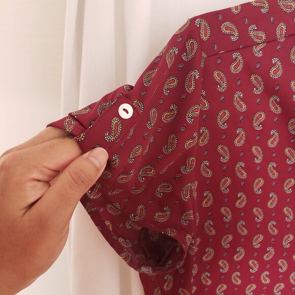 Forever 21 Burgundy Paisley Pattern Short Sleeve V Neck Blouse Size Small - Picture 8 of 12